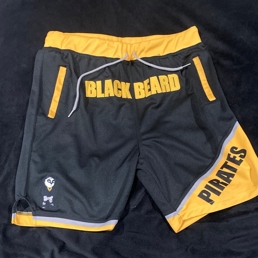 Mens Black and Yellow Athletic Shorts great condition
